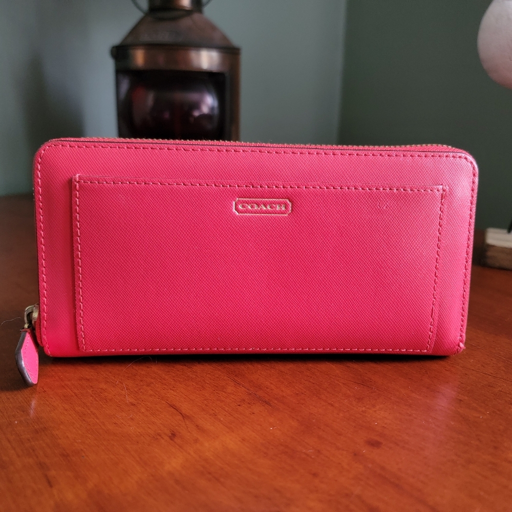 Coach 50427 Darcy Vermillion Red Crossgrain Leather Accordion Zip Wallet